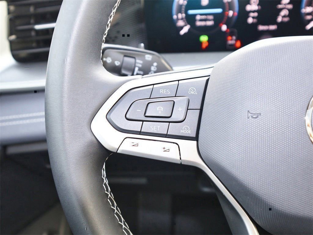 New 2026 Volkswagen Tiguan SE image 23