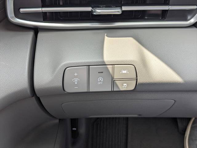 Used 2021 Hyundai Elantra SE FWD image 25