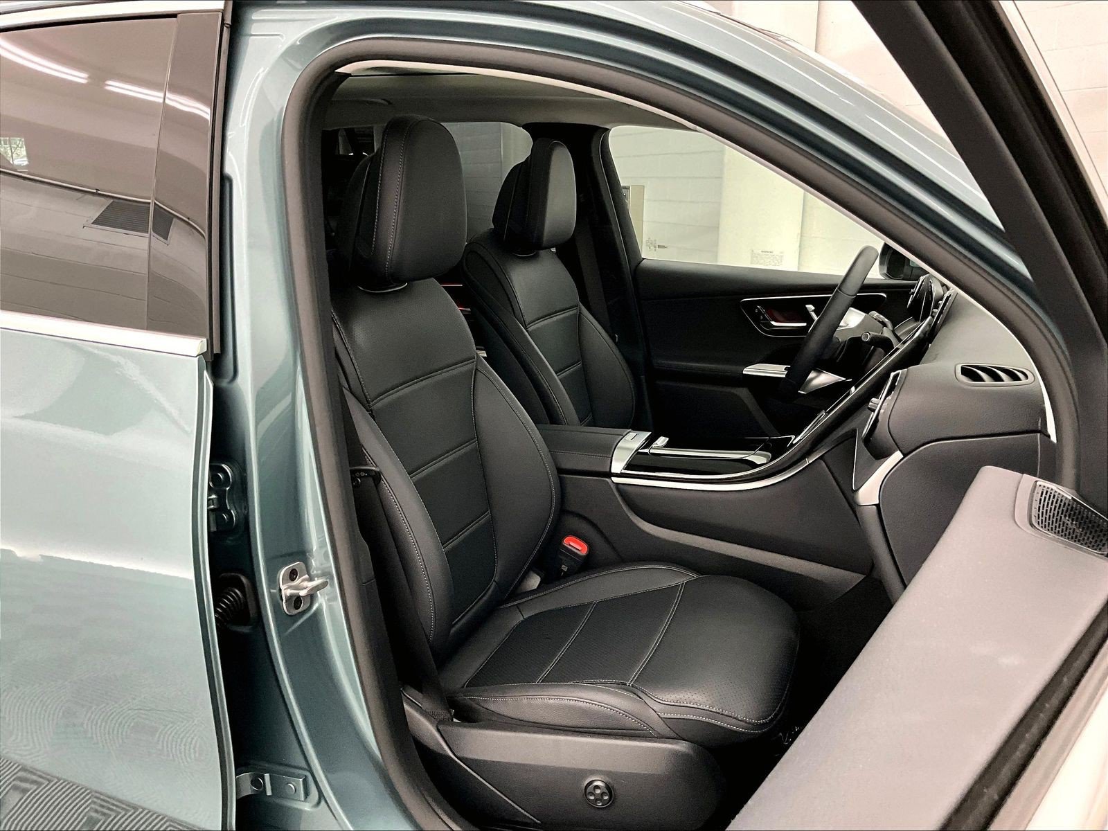 Certified 2025 Mercedes-Benz GLC 350e 4MATIC image 6