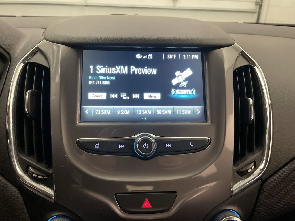 Used 2018 Chevrolet Cruze LT w/ Convenience Package FWD image 7