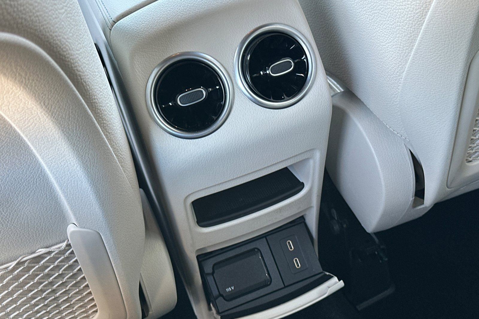 Certified 2025 Mercedes-Benz GLB 250 image 30