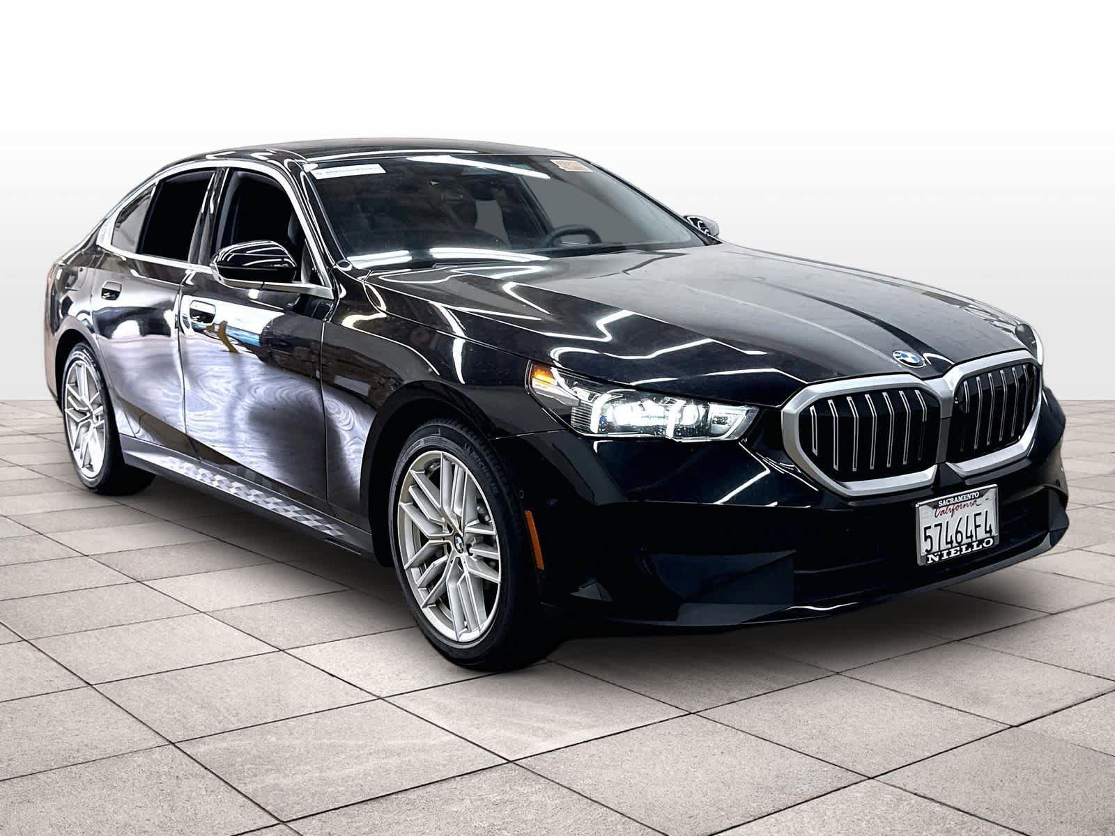 Used 2025 BMW 530i w/ Premium Package RWD image 2