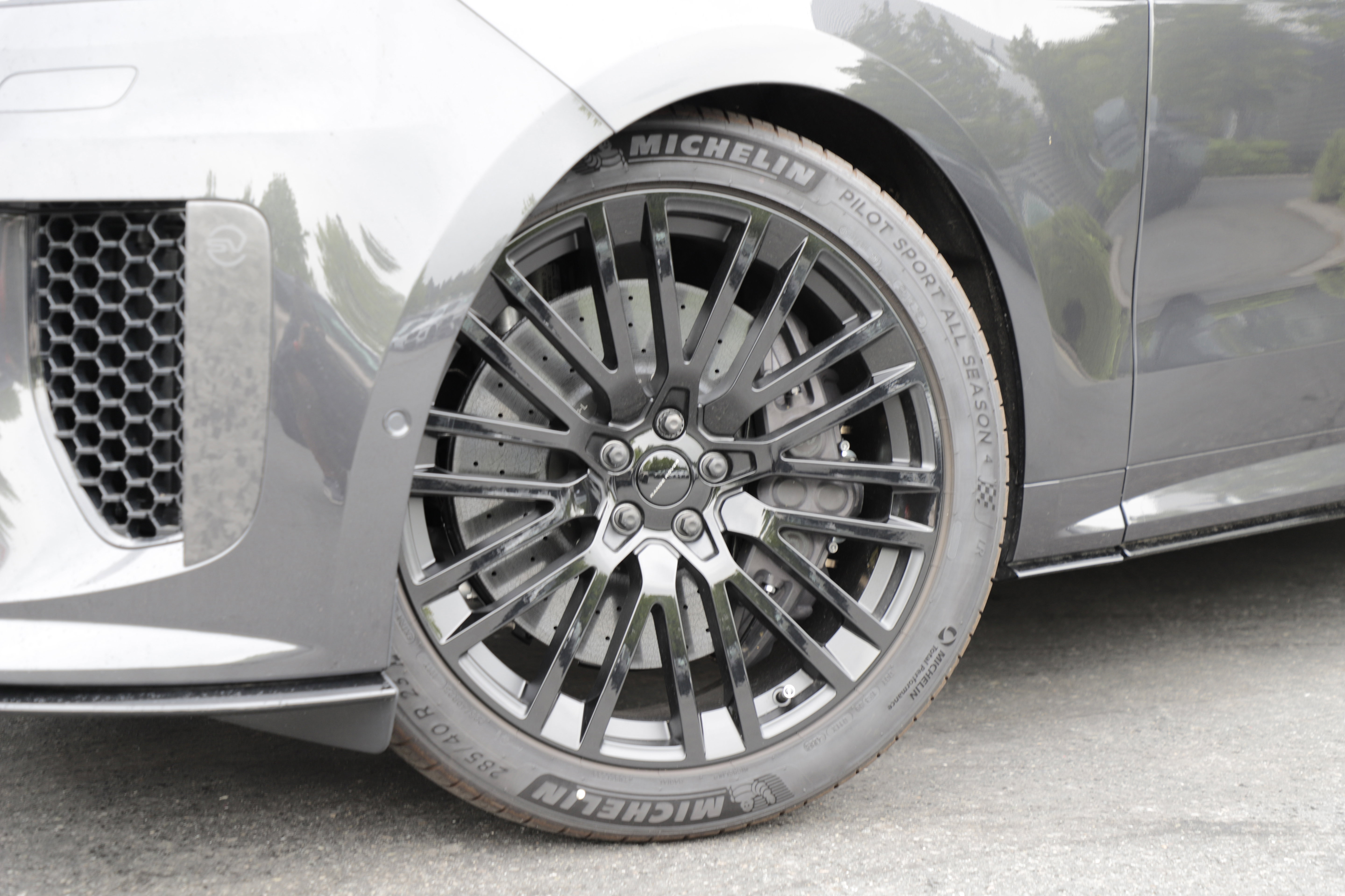 New 2026 Land Rover Range Rover Sport SV AWD/4WD image 2