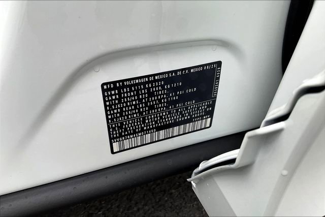New 2025 Volkswagen Tiguan SE R-Line image 16