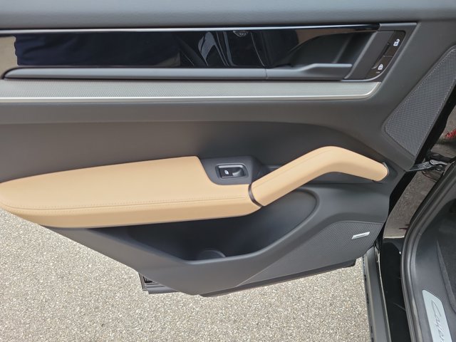 New 2026 Porsche Cayenne E-Hybrid AWD/4WD image 21