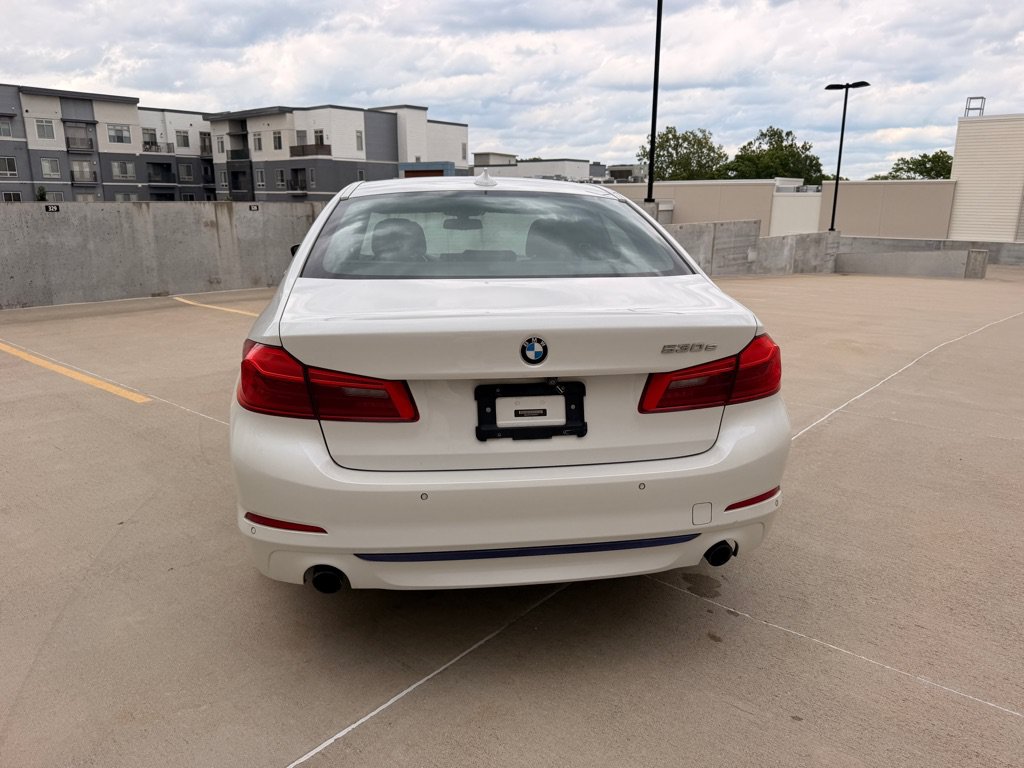 Used 2018 BMW 530e xDrive AWD/4WD image 4
