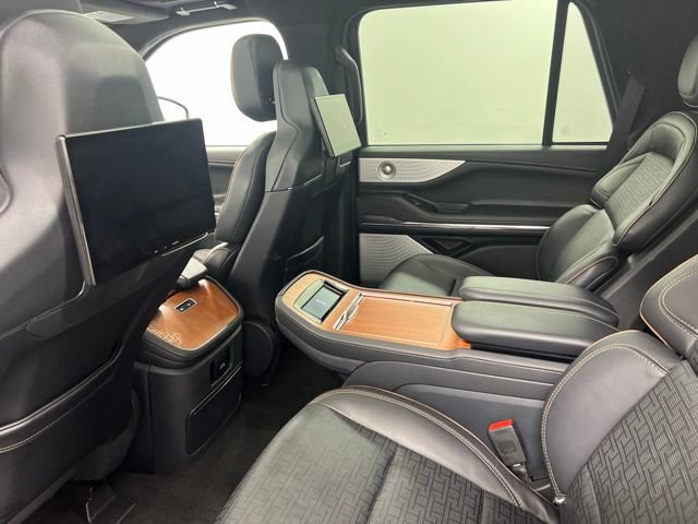 Certified 2025 Lincoln Navigator Black Label AWD/4WD image 14