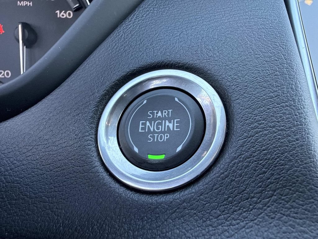 Used 2021 Cadillac XT4 Sport FWD image 28