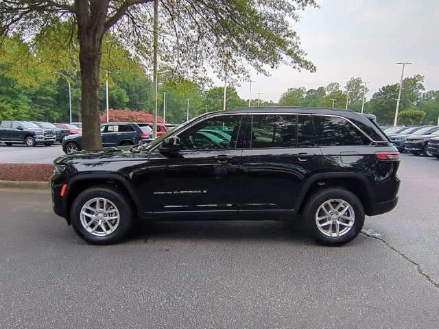 New 2026 Jeep Grand Cherokee Laredo X AWD/4WD image 2