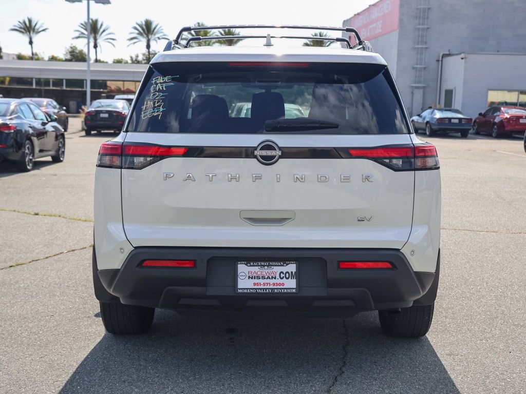 Used 2024 Nissan Pathfinder SV FWD image 5