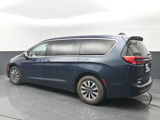 Used 2024 Chrysler Pacifica Limited FWD image 3