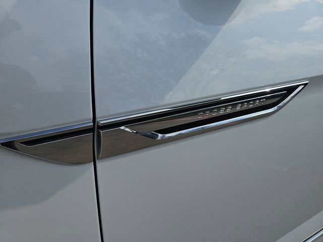 Used 2024 Volkswagen Atlas Cross Sport SEL R-Line image 30
