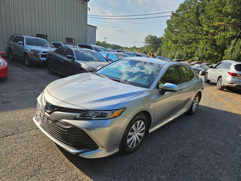 Used 2018 Toyota Camry LE image 1