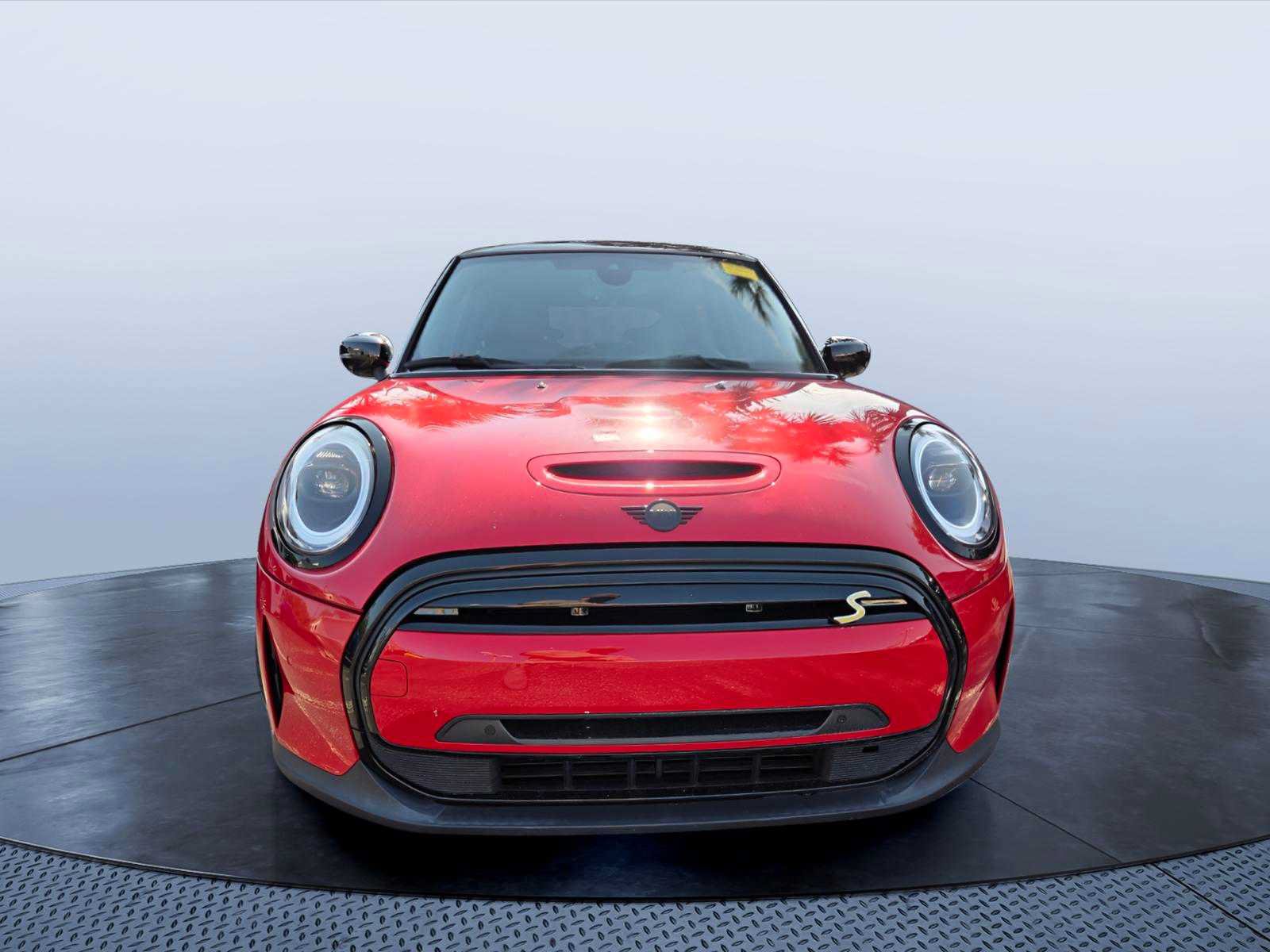 Used 2024 MINI Cooper SE FWD image 2
