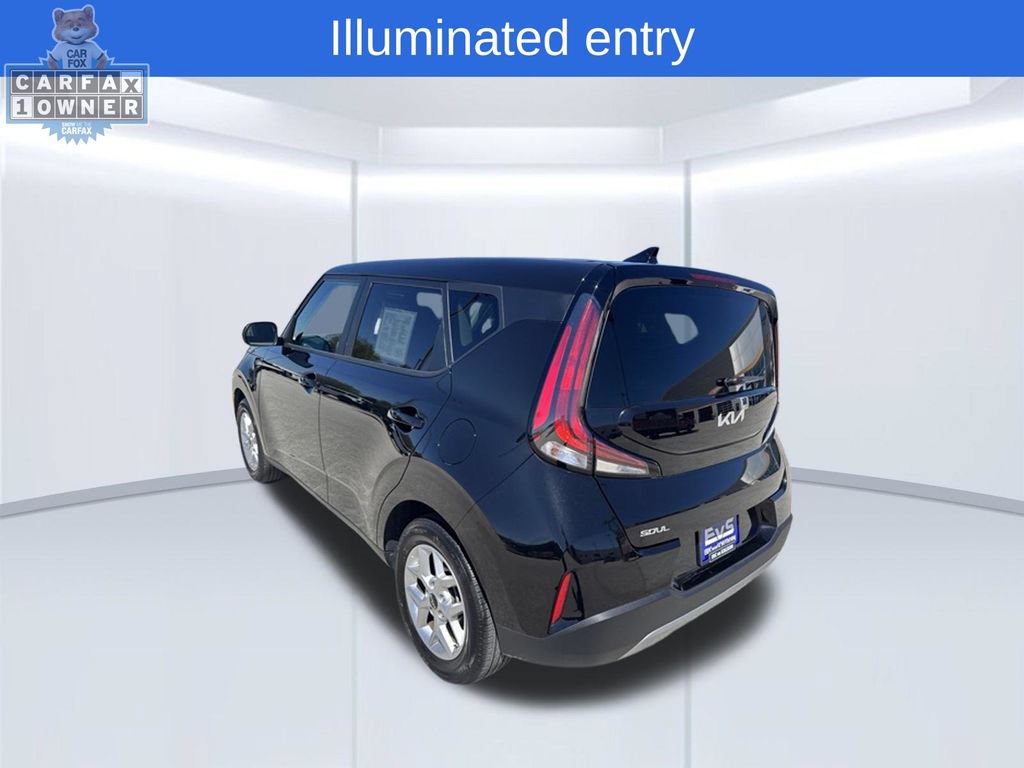 Used 2025 Kia Soul LX w/ LX Technology Package FWD image 6