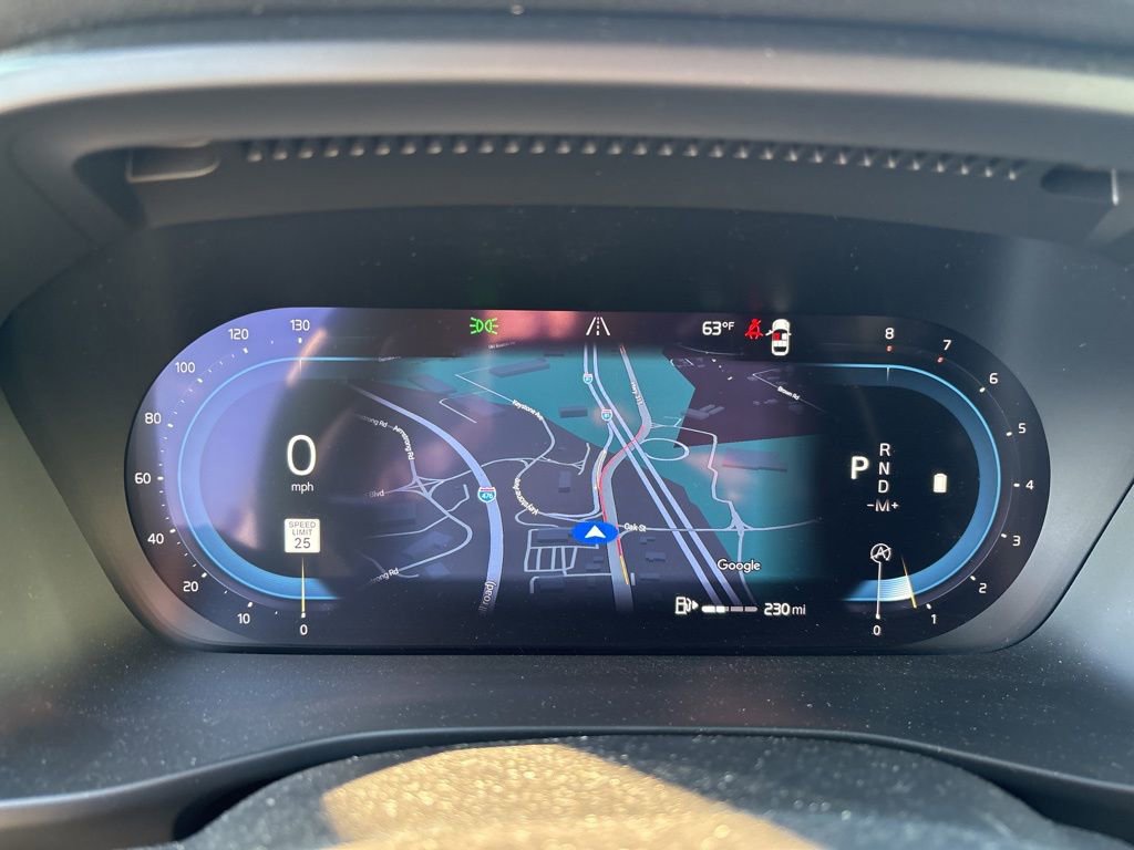 Certified 2023 Volvo XC40 B5 Plus w/ Driver Assist Package AWD/4WD image 18