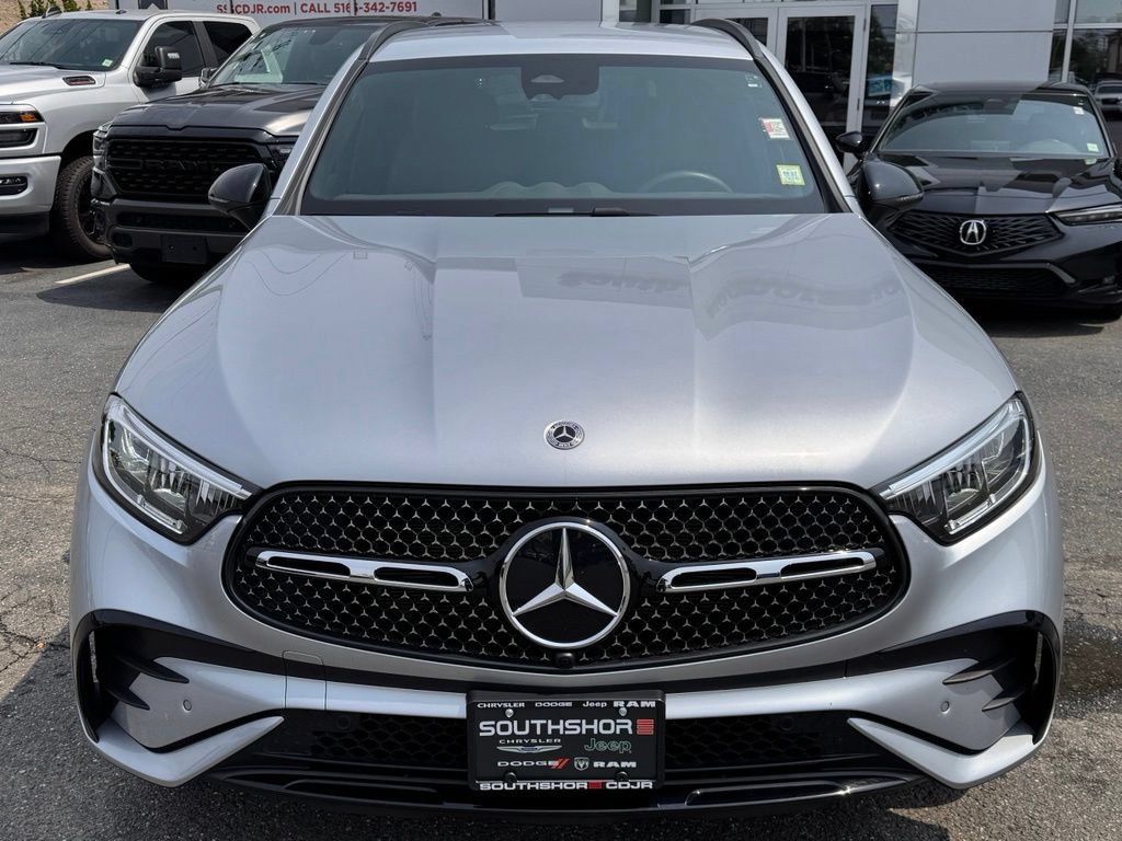 Used 2025 Mercedes-Benz GLC 300 4MATIC image 2