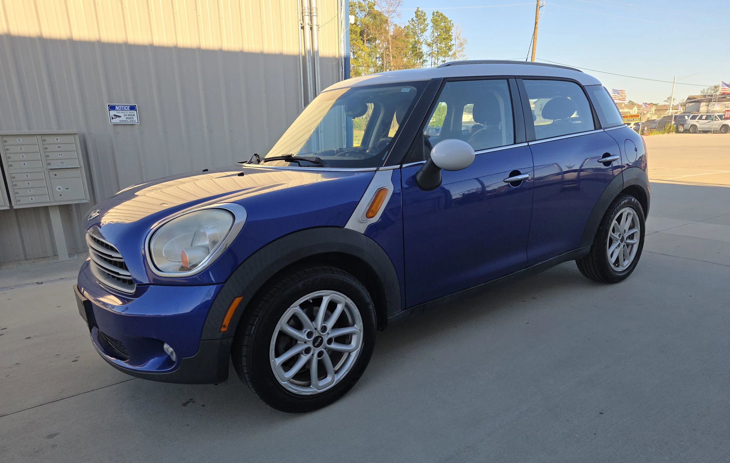 Used 2015 MINI Cooper Countryman Cooper Hatchback 4D image 1