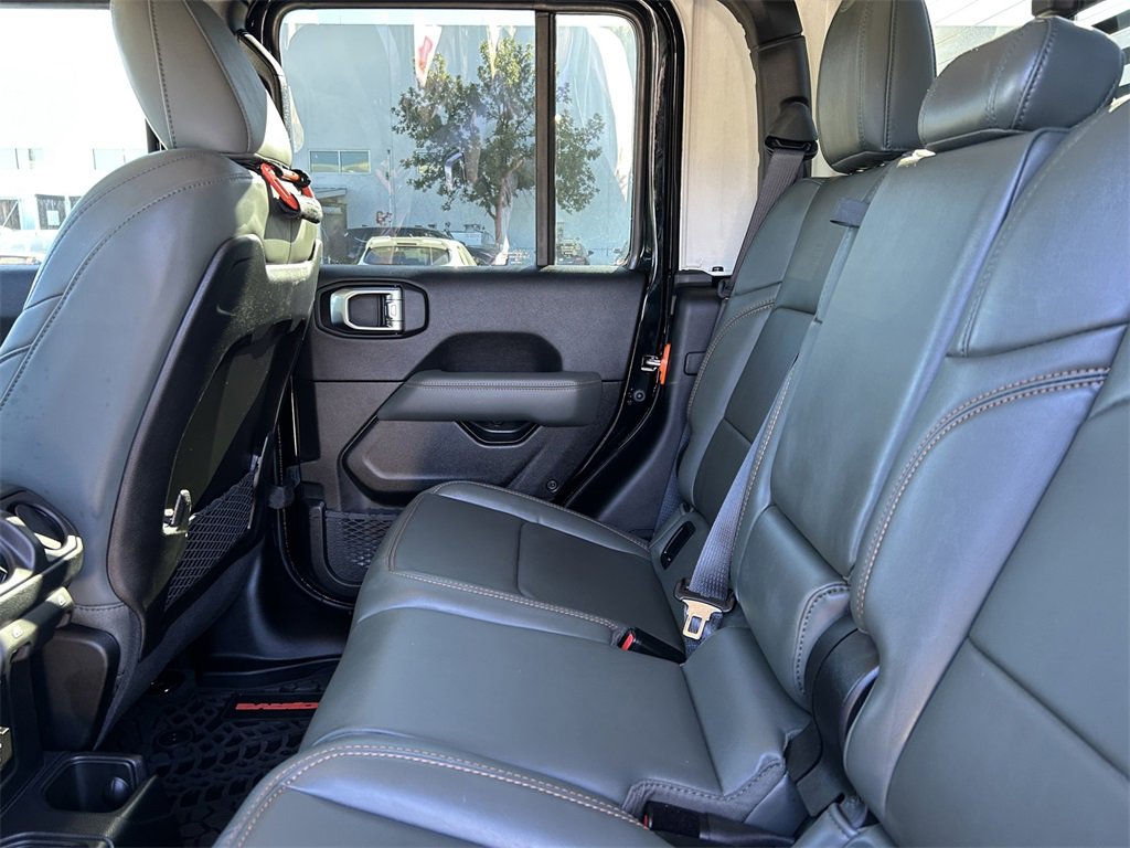 Used 2025 Jeep Gladiator Mojave w/ Safety Group image 17