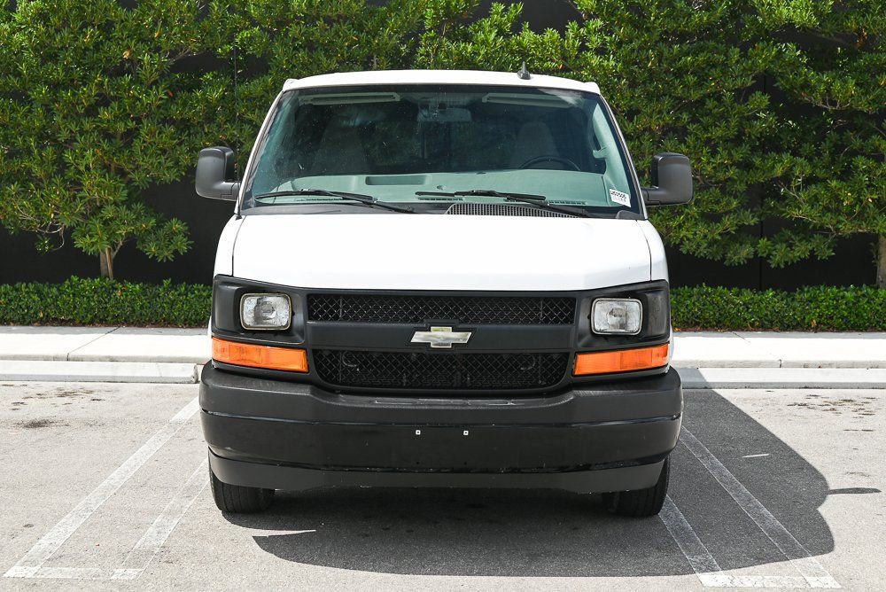 Used 2017 Chevrolet Express 2500 LS RWD image 2