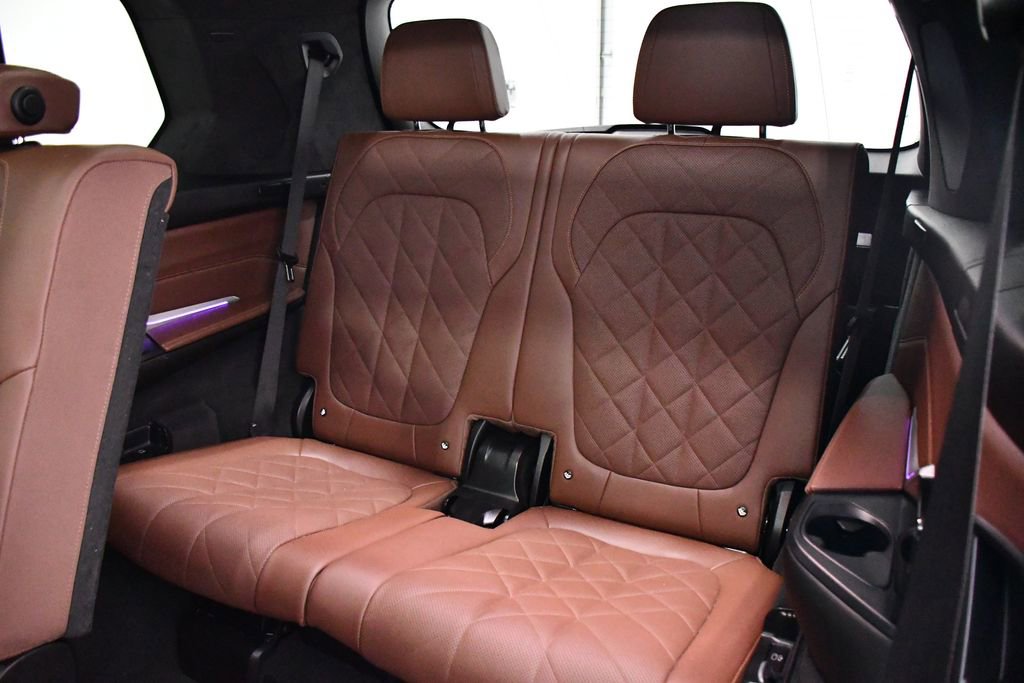 Used 2024 BMW X7 xDrive40i w/ M Sport Package image 22