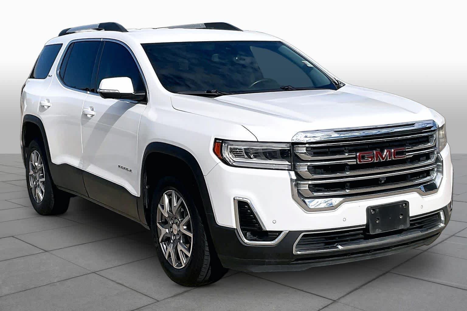 Used 2022 GMC Acadia SLT w/ Technology Package FWD image 3