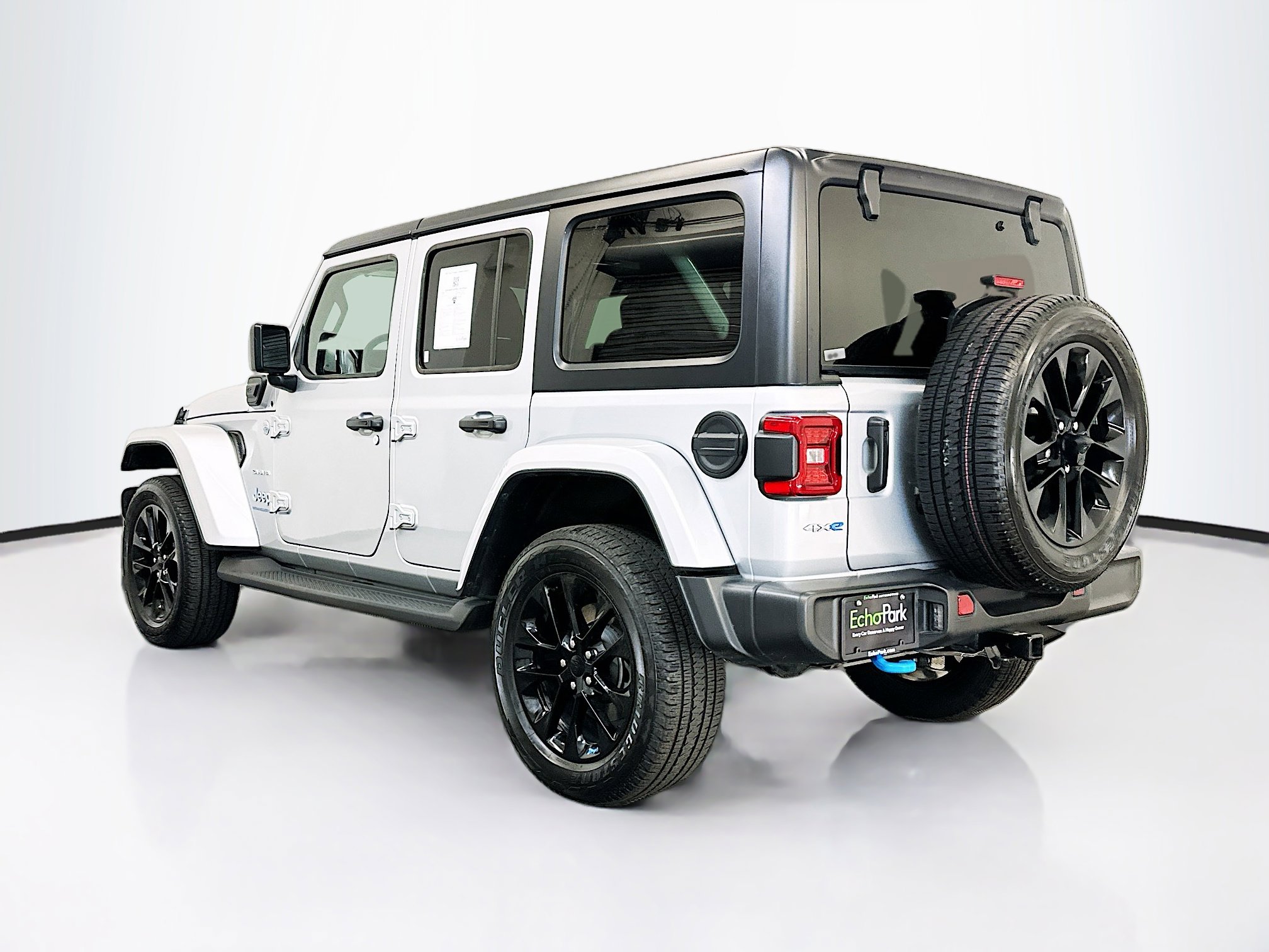 Used 2023 Jeep Wrangler Sahara image 5