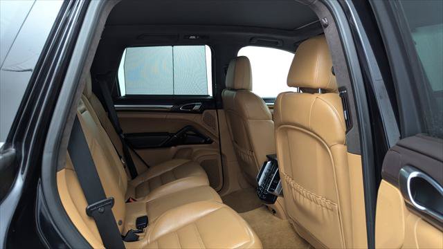 Used 2014 Porsche Cayenne Turbo AWD/4WD image 18