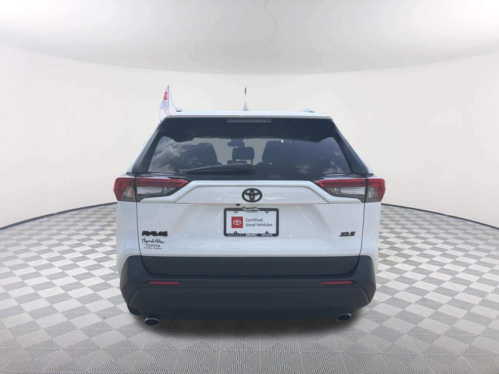 Certified 2025 Toyota RAV4 XLE FWD image 16