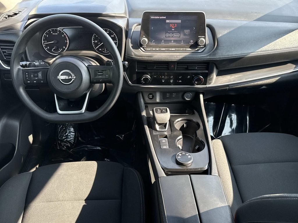 Used 2024 Nissan Rogue S AWD/4WD image 3