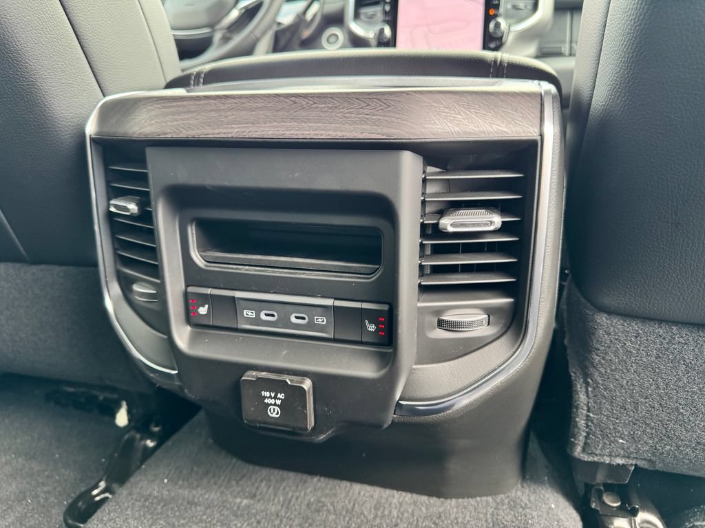 New 2026 RAM 2500 Laramie AWD/4WD image 15
