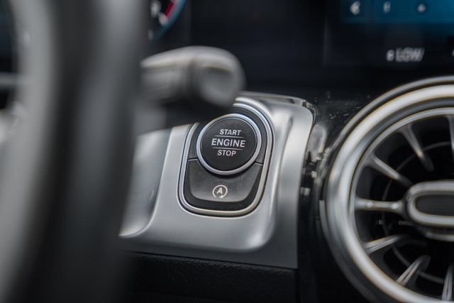 Used 2022 Mercedes-Benz GLB 250 4MATIC image 24