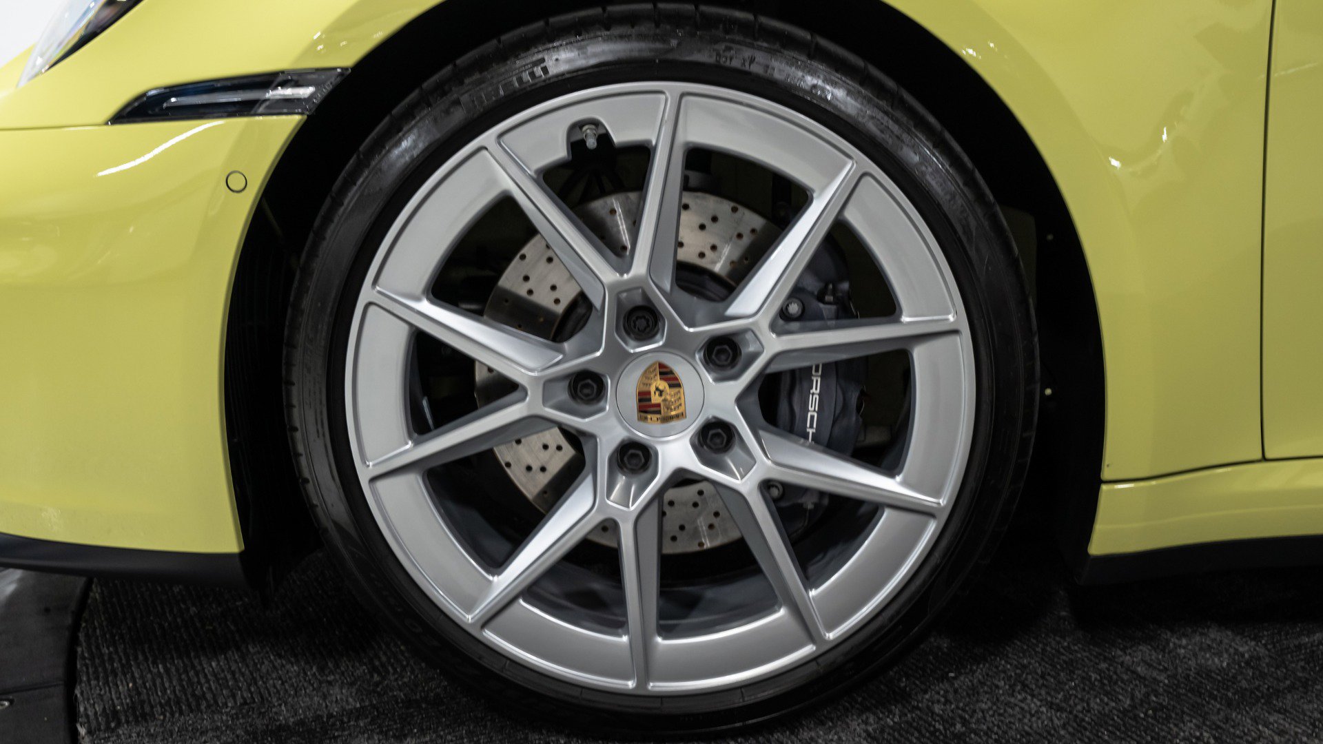 Used 2025 Porsche 911 Carrera image 37