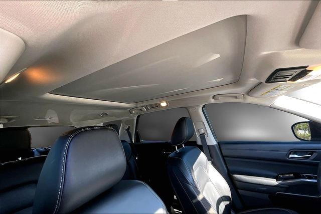 Used 2024 Nissan Pathfinder SL w/ SL Premium Package image 20