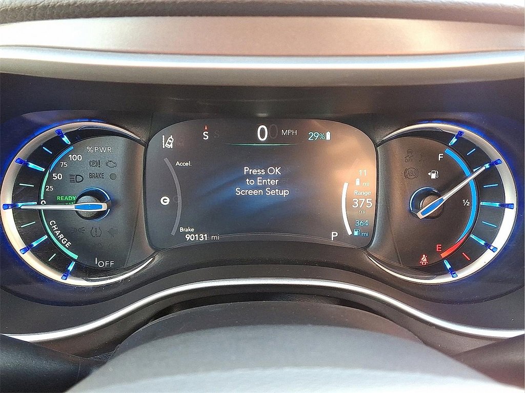 Used 2022 Chrysler Pacifica Touring-L w/ Uconnect Theater Family Group image 21