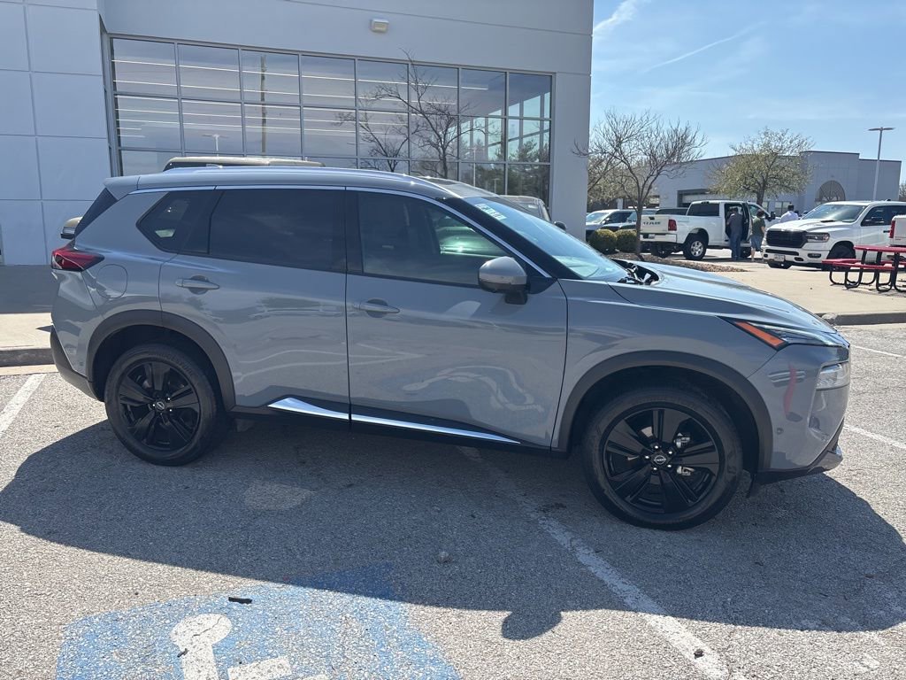Used 2022 Nissan Rogue SL w/ SL Premium Package image 34