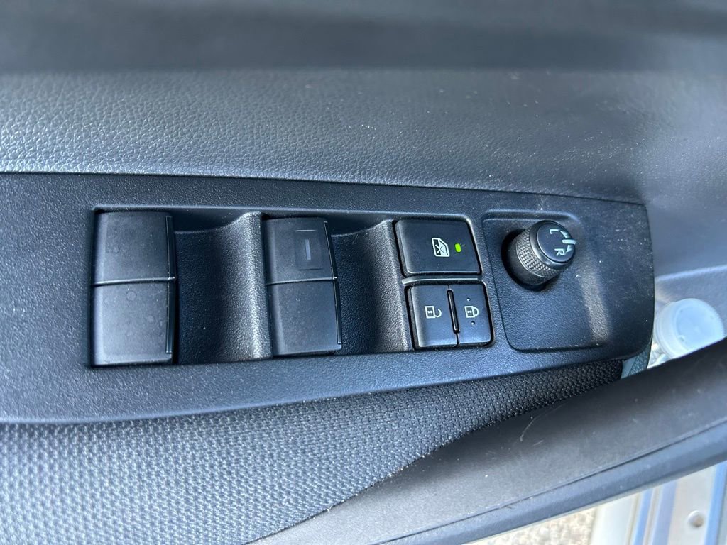 Used 2025 Toyota Corolla LE FWD image 16