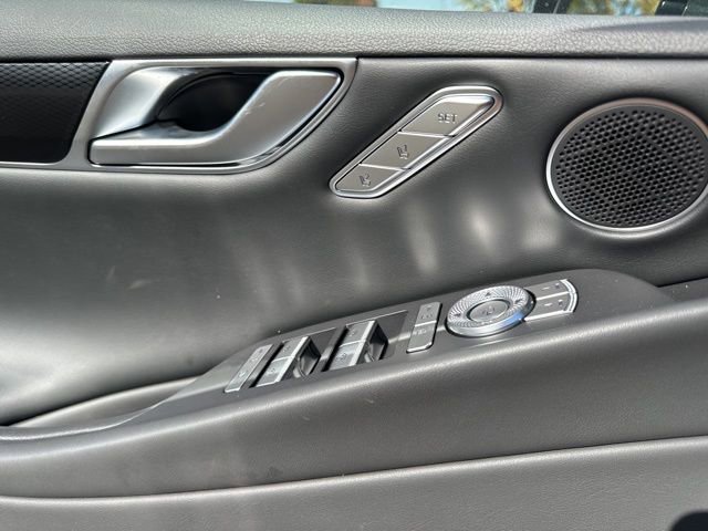 Used 2025 Genesis G80 2.5T image 30