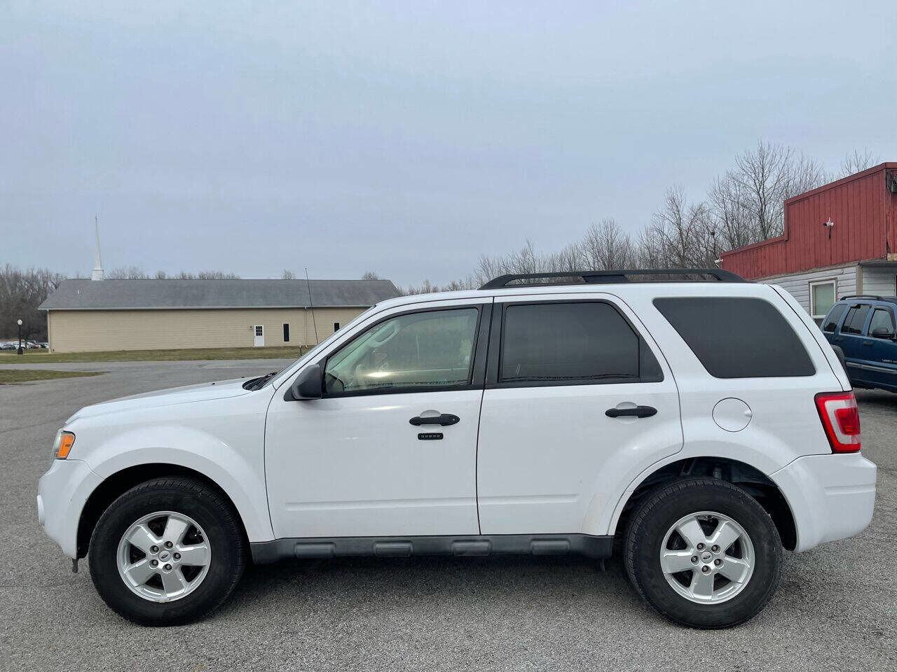 Used 2010 Ford Escape XLT image 3