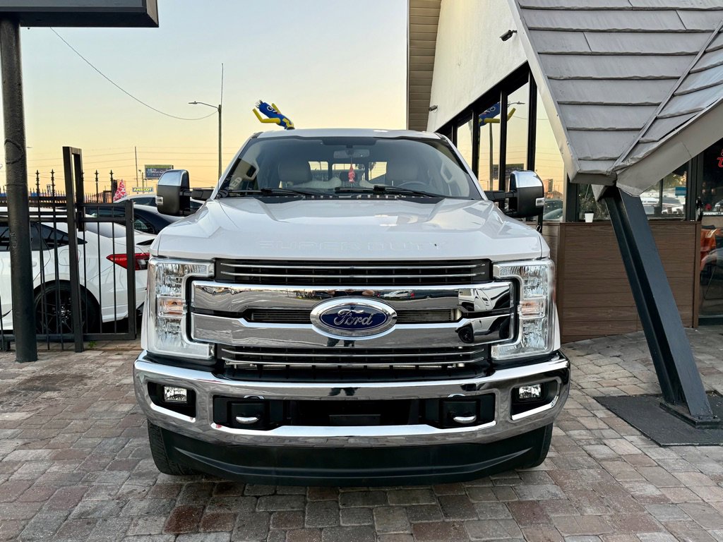 Used 2018 Ford F250 Lariat w/ Chrome Package image 4