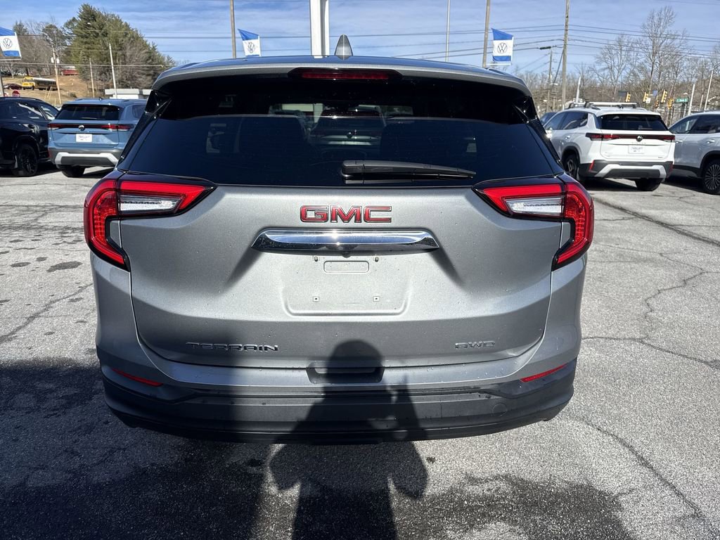 Used 2024 GMC Terrain SLE image 5