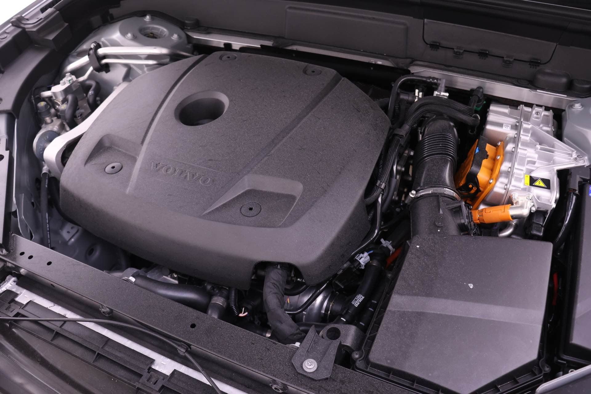 New 2026 Volvo XC60 T8 Plus w/ Protection Package Premier image 18