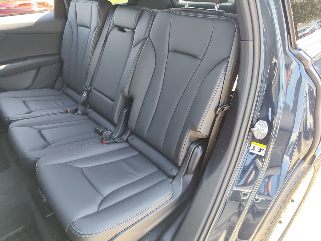 Certified 2025 Audi Q7 2.0T Premium w/ Convenience Package AWD/4WD image 36