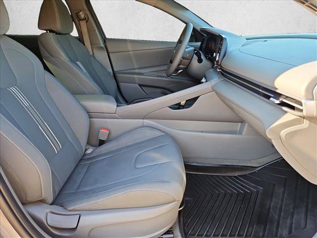 Used 2023 Hyundai Elantra SEL FWD image 19