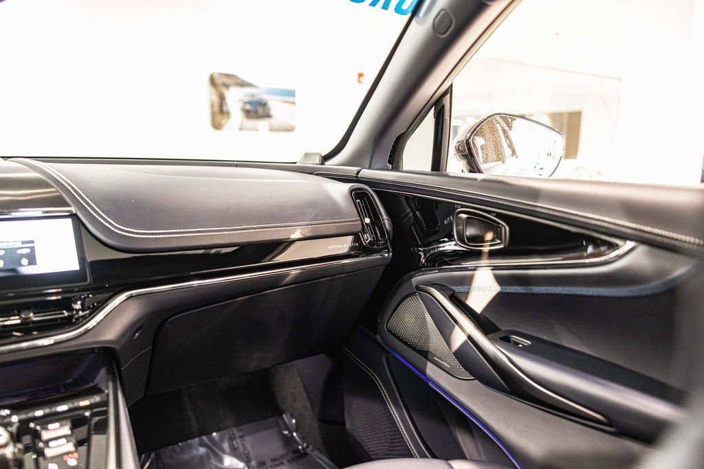 Used 2025 Aston Martin DBX 707 image 42