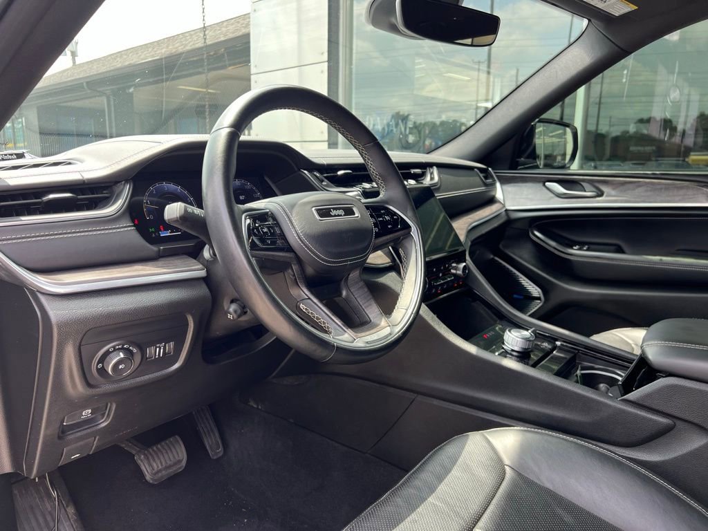 Used 2022 Jeep Grand Cherokee L Overland image 2