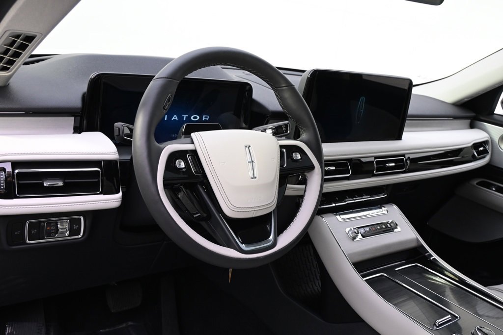 New 2026 Lincoln Aviator Reserve image 11