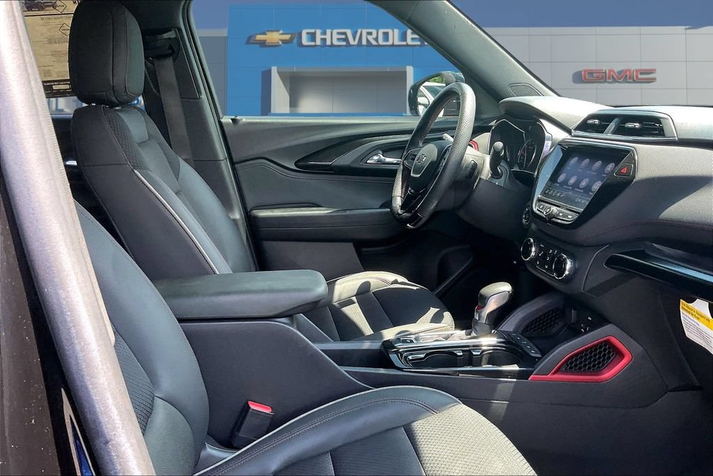 Used 2022 Chevrolet TrailBlazer RS w/ Technology Package FWD image 28