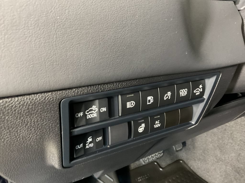 Certified 2025 Toyota Tundra Platinum AWD/4WD image 17