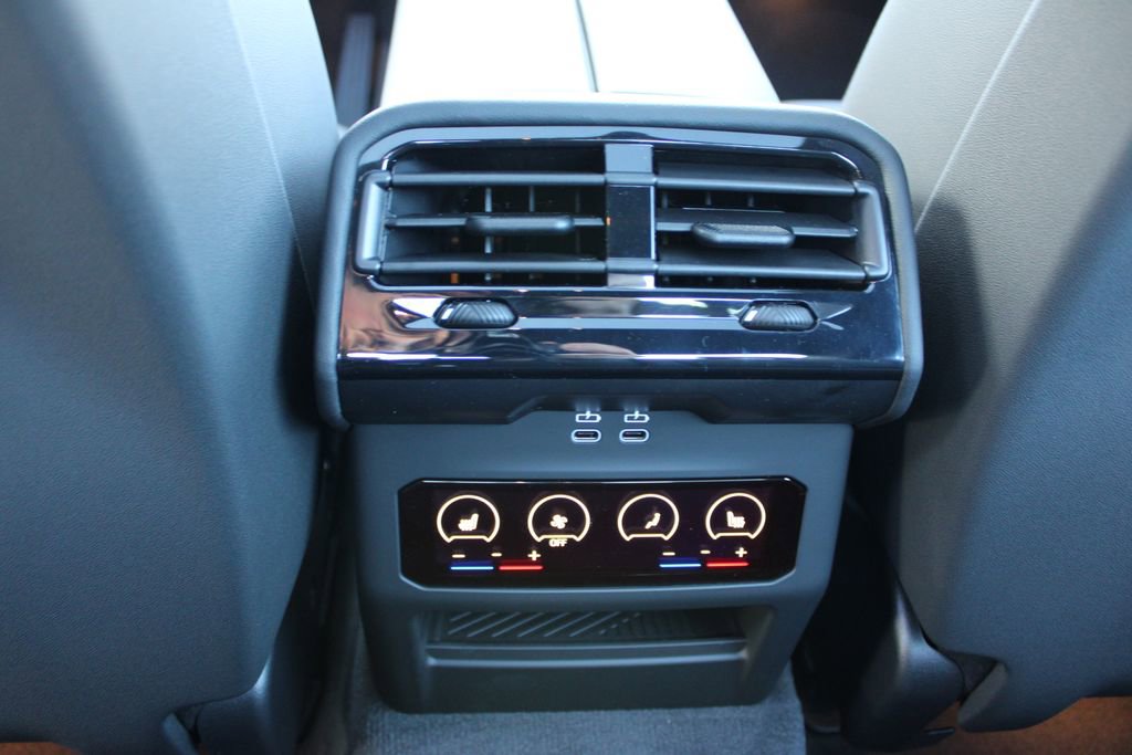 New 2026 BMW 530i xDrive image 40